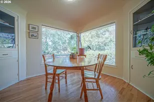 1052 W 10th Ave, Eugene, OR 97402 - Photo 12