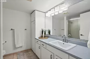 6605 W Burnside St, Portland, OR 97210 - Photo 20