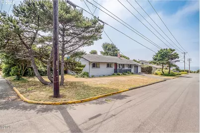 507 NW 12th St, Newport, OR 97365 - Photo 2