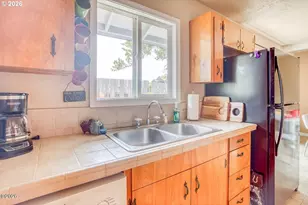 507 NW 12th St, Newport, OR 97365 - Photo 12