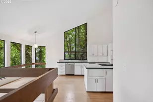 2902 SW Fairmount Blvd, Portland, OR 97239 - Photo 8