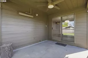 403 NE 134th Pl, Portland, OR 97230 - Photo 32
