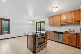 403 NE 134th Pl, Portland, OR 97230 - Photo 14
