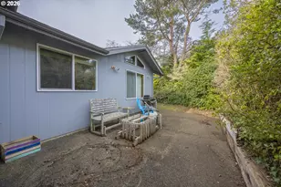 341 Combs Cir, Yachats, OR 97498 - Photo 34