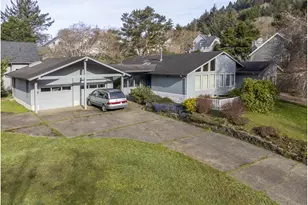 341 Combs Cir, Yachats, OR 97498 - Photo 28
