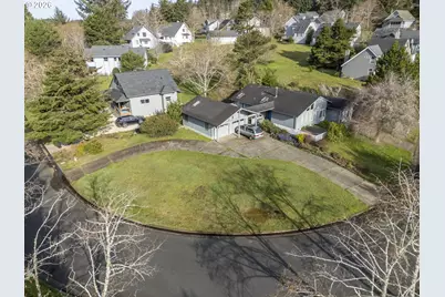 341 Combs Cir, Yachats, OR 97498 - Photo 26