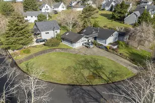 341 Combs Cir, Yachats, OR 97498 - Photo 26