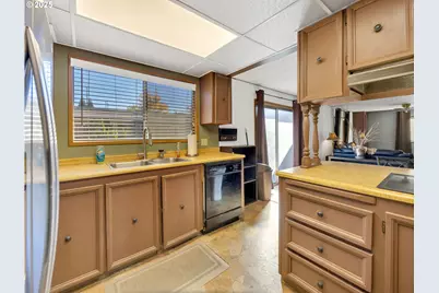 21100 NE Sandy Blvd #62, Fairview, OR 97024 - Photo 6