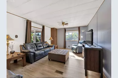 21100 NE Sandy Blvd #62, Fairview, OR 97024 - Photo 10