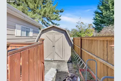 21100 NE Sandy Blvd #62, Fairview, OR 97024 - Photo 36