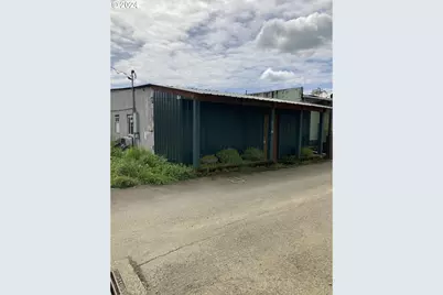 111 W Central Ave, Sutherlin, OR 97479 - Photo 12