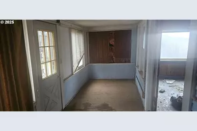 311 N 19th Ave, Kelso, WA 98626 - Photo 4