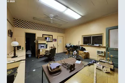 99 E 2nd St, Coquille, OR 97423 - Photo 14