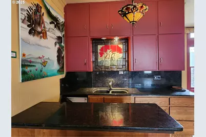 99 E 2nd St, Coquille, OR 97423 - Photo 10