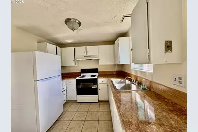 3970 Marshall Ave, Eugene, OR 97402 - Photo 10