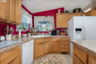 743 N Sundown Dr, Otis, OR 97368 - Photo 12