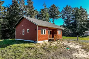 1310 Riverside Dr NE, Bandon, OR 97411 - Photo 10