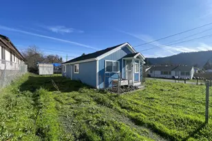 110 SE Darrell Ave, Winston, OR 97496 - Photo 4