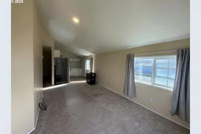 110 SE Darrell Ave, Winston, OR 97496 - Photo 10