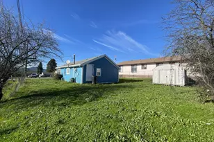 110 SE Darrell Ave, Winston, OR 97496 - Photo 6