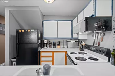 7143 SW Sagert St #104, Tualatin, OR 97062 - Photo 6