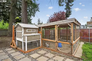18436 SE Stephens Cir, Portland, OR 97233 - Photo 24