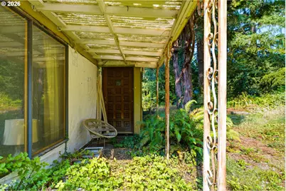 1520 SW Taylors Ferry Rd, Portland, OR 97219 - Photo 2