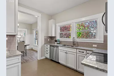2433 N Emerson St, Portland, OR 97217 - Photo 16