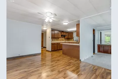 21100 NE Sandy Blvd #18, Fairview, OR 97024 - Photo 18