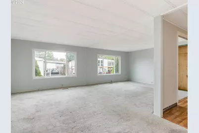 21100 NE Sandy Blvd #18, Fairview, OR 97024 - Photo 12