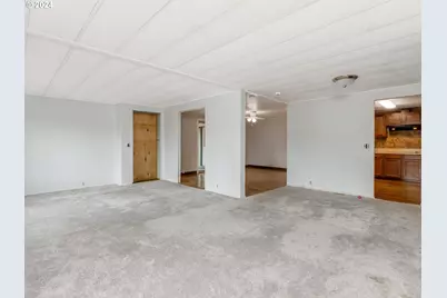 21100 NE Sandy Blvd #18, Fairview, OR 97024 - Photo 14