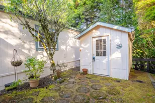 1601 Rhododendron Dr, Florence, OR 97439 - Photo 6