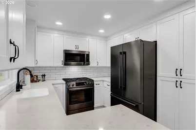 11541 SW Woodlee Heights Ct SW, Portland, OR 97219 - Photo 8