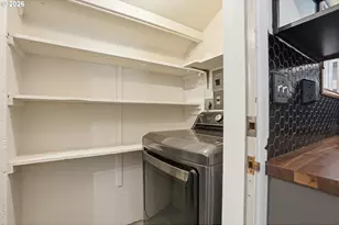 2832 NE Fremont Dr, Portland, OR 97220 - Photo 24