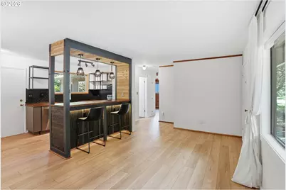 2832 NE Fremont Dr, Portland, OR 97220 - Photo 8