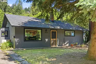 2832 NE Fremont Dr, Portland, OR 97220 - Photo 4