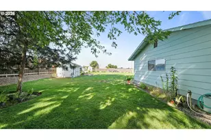 1897 NW 11th St, Hermiston, OR 97838 - Photo 22