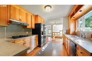 1897 NW 11th St, Hermiston, OR 97838 - Photo 2