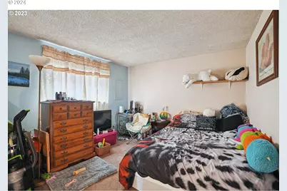 9630 SE Foster Rd, Portland, OR 97266 - Photo 10