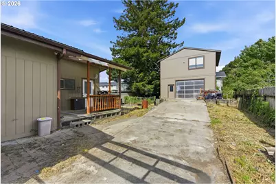 354 S 9th Ct, Coos Bay, OR 97420 - Photo 22