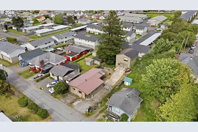 354 S 9th Ct, Coos Bay, OR 97420 - Photo 24