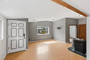 354 S 9th Ct, Coos Bay, OR 97420 - Photo 4