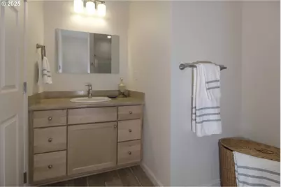 1587 37th St, Florence, OR 97439 - Photo 10