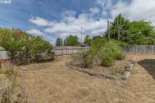 1829 E Willow St, Myrtle Point, OR 97458 - Photo 34