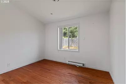 1829 E Willow St, Myrtle Point, OR 97458 - Photo 16