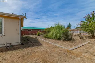 1829 E Willow St, Myrtle Point, OR 97458 - Photo 30