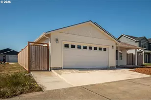 746 Seacrest Dr, Bandon, OR 97411 - Photo 2