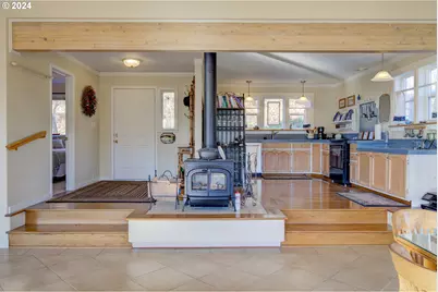 14115 N Bank Rd, Roseburg, OR 97470 - Photo 12