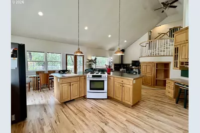 28544 Crow Rd, Eugene, OR 97402 - Photo 10
