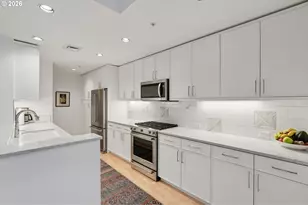 2445 NW Westover Rd, Portland, OR 97210 - Photo 14